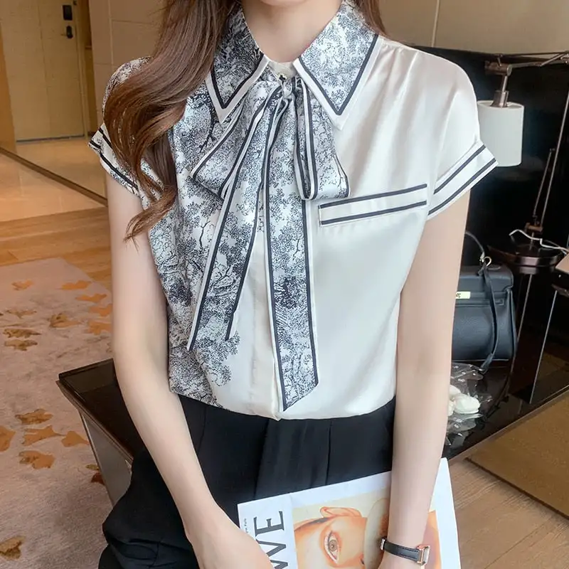 Vit Dam Blus Minimalistisk Modern Akryl Patchwork